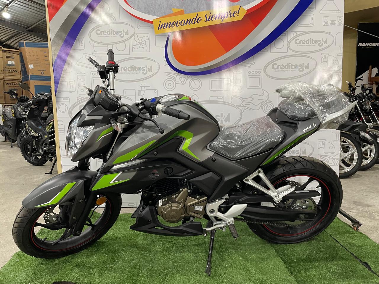 Deportiva. LONCIN PRO 5-4V. color verde. HORIZONTAL